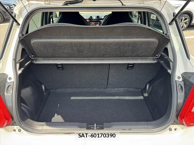 Suzuki SWIFT 2023-04 8038587-18