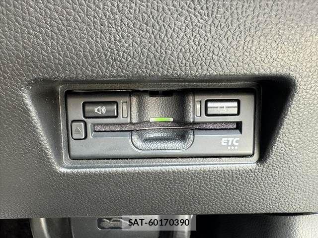 Suzuki SWIFT 2023-04 8038587-5