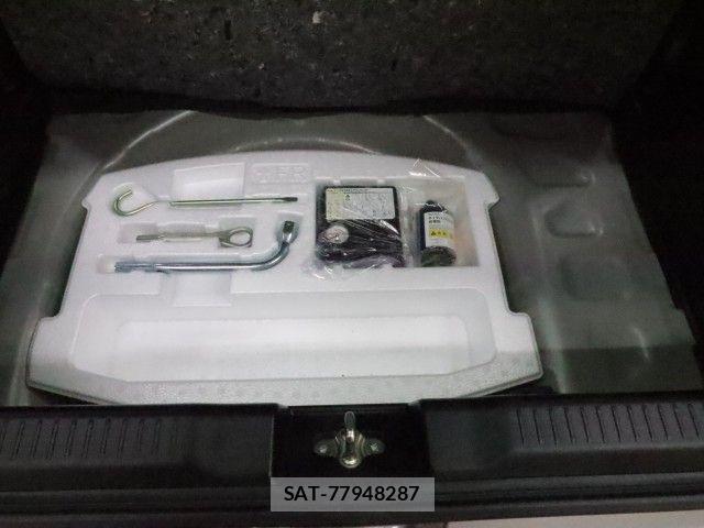 Suzuki SWIFT 2017-10 8038591-11