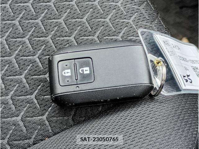Suzuki SWIFT 2019-02 8038592-13