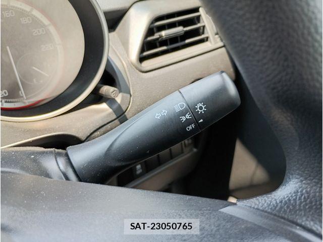 Suzuki SWIFT 2019-02 8038592-15