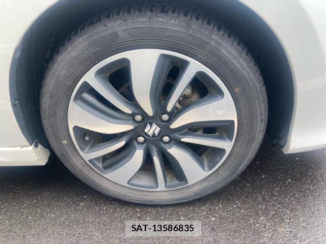 Suzuki SWIFT 2018-01 8038599-9