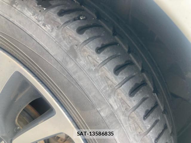 Suzuki SWIFT 2018-01 8038599-11