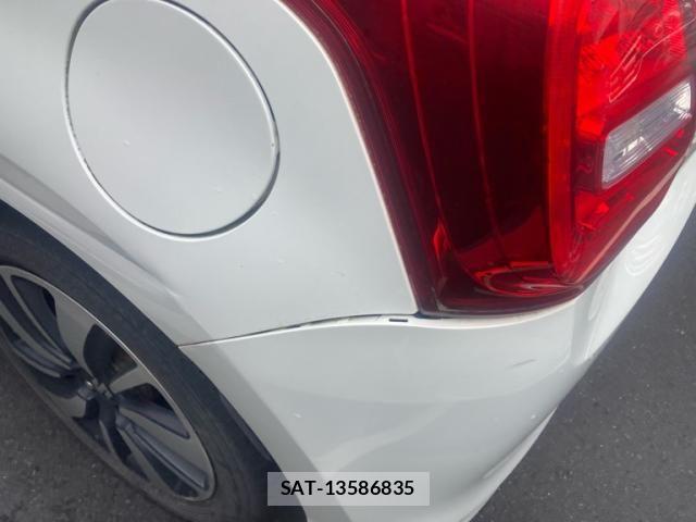 Suzuki SWIFT 2018-01 8038599-12
