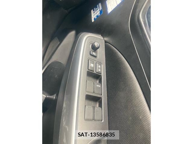 Suzuki SWIFT 2018-01 8038599-20