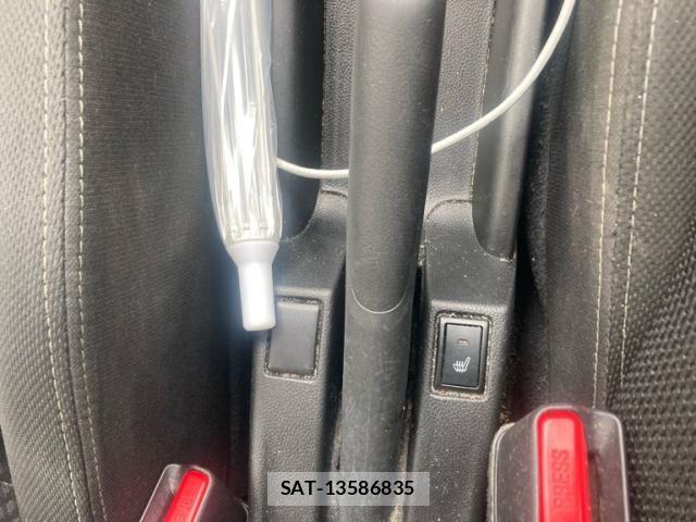 Suzuki SWIFT 2018-01 8038599-24