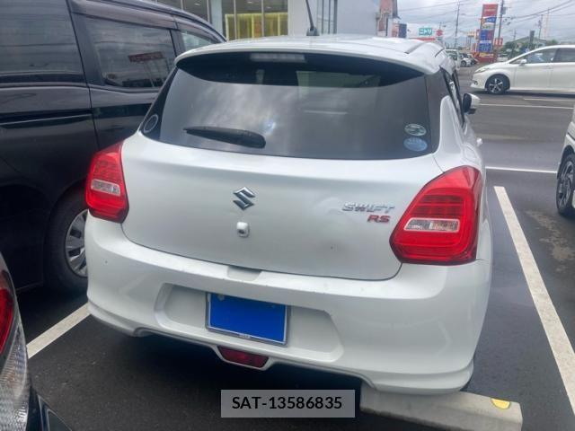 Suzuki SWIFT 2018-01 8038599-5