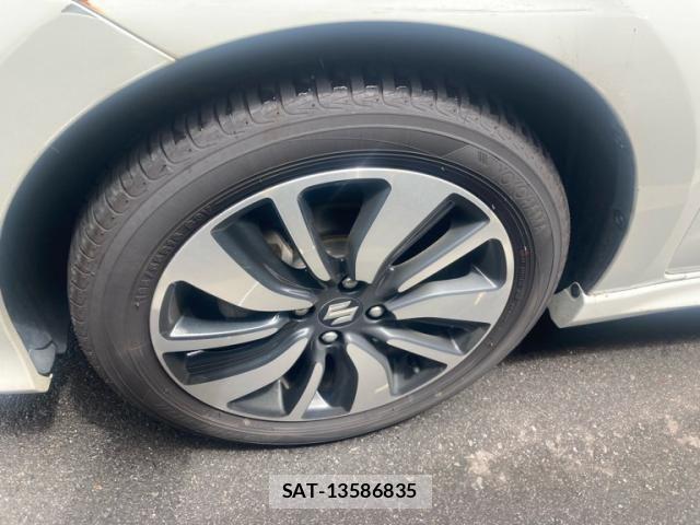Suzuki SWIFT 2018-01 8038599-6