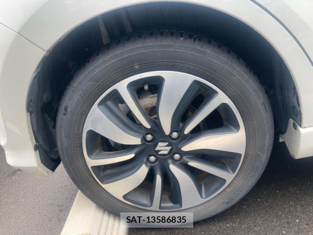 Suzuki SWIFT 2018-01 8038599-8