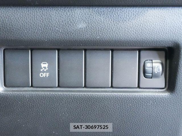 Suzuki SWIFT 2023-06 8075811-18