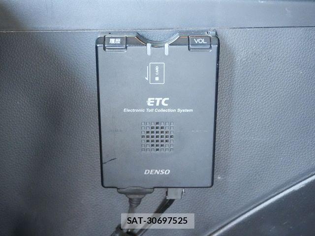 Suzuki SWIFT 2023-06 8075811-19