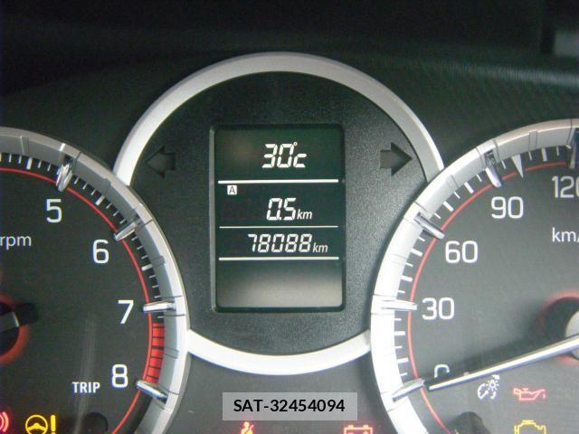 Suzuki SWIFT 2016-10 8102158-13