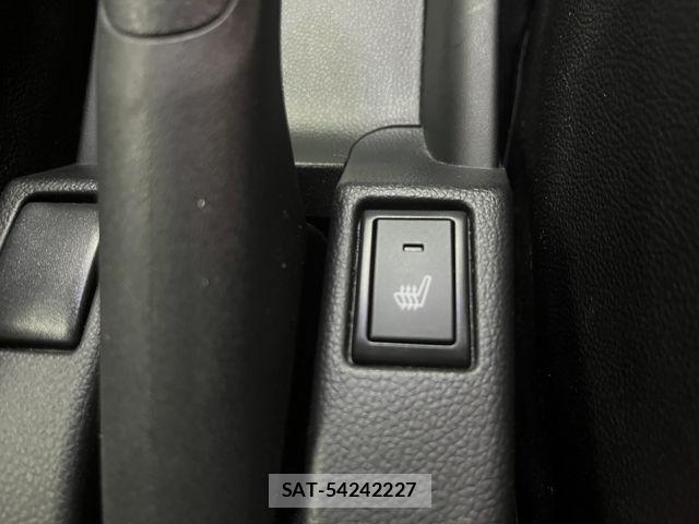Suzuki SWIFT 2018-03 8102153-22