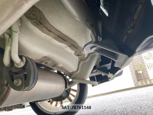 Suzuki SWIFT 2013-11 8102159-7