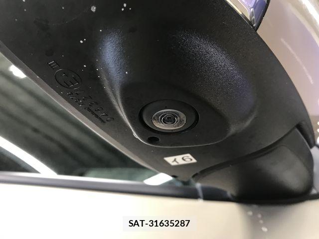 Suzuki SWIFT 2023-12 8102152-22
