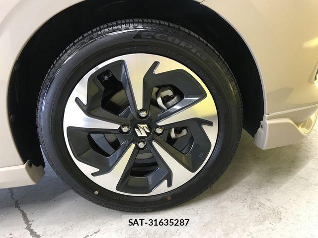 Suzuki SWIFT 2023-12 8102152-27