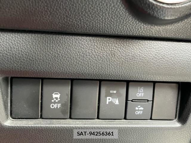 Suzuki SWIFT 2022-03 8102151-17