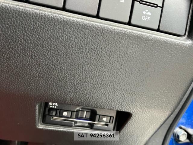 Suzuki SWIFT 2022-03 8102151-18