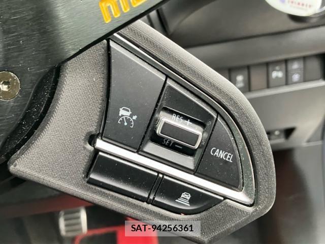Suzuki SWIFT 2022-03 8102151-19