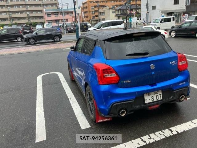 Suzuki SWIFT 2022-03 8102151-7