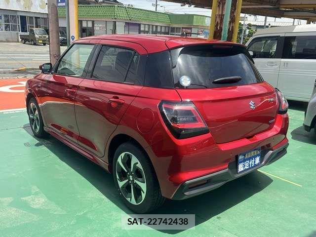 Suzuki SWIFT 2024-07 8132560-3