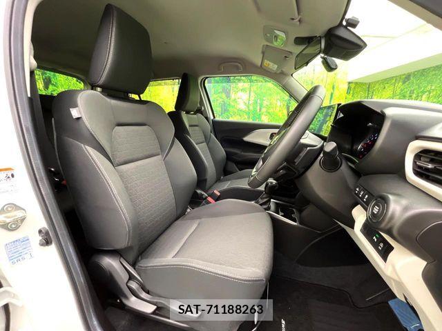 Suzuki SWIFT 2024-04 8132561-7