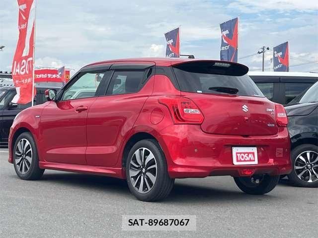 Suzuki SWIFT 2018-03 8132568-24