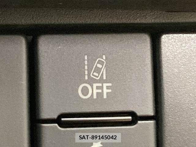 Suzuki SWIFT 2021-08 8146791-5