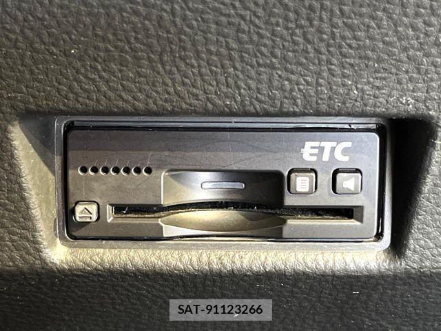 Suzuki SWIFT 2014-03 8146795-5