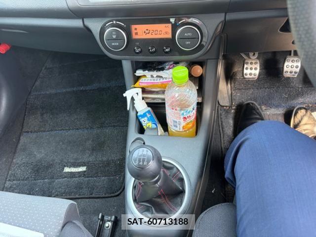 Suzuki SWIFT 2010-03 8159326-18