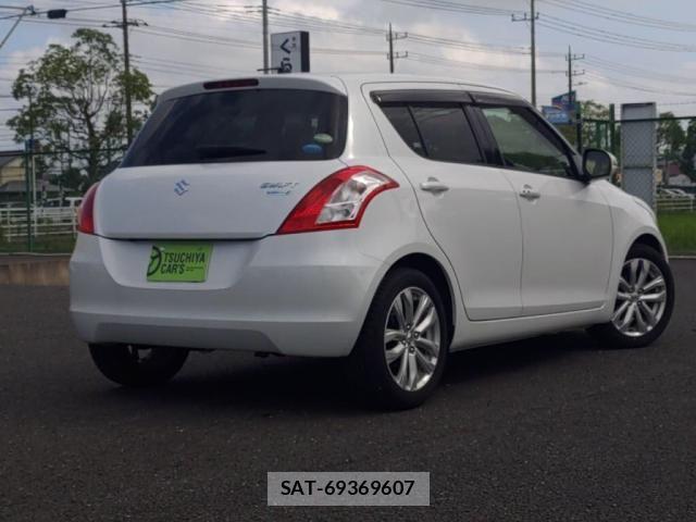 Suzuki SWIFT 2014-06 8210512-1