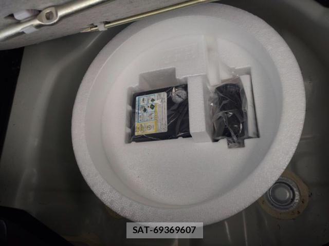 Suzuki SWIFT 2014-06 8210512-27
