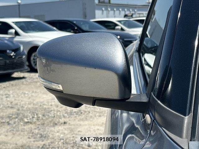 Suzuki SWIFT 2018-01 8210503-27