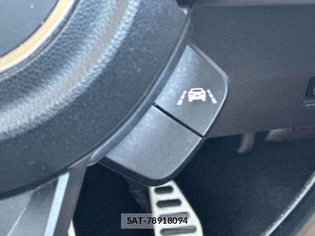 Suzuki SWIFT 2018-01 8210503-7