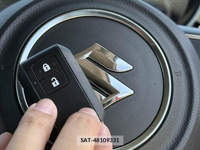 Suzuki SWIFT 2018-09 8210510-23