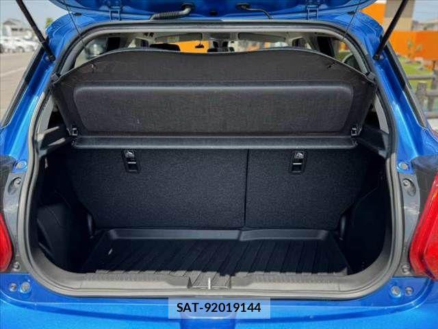 Suzuki SWIFT 2020-02 8210508-19