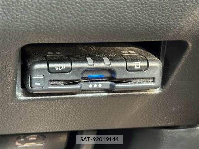 Suzuki SWIFT 2020-02 8210508-28
