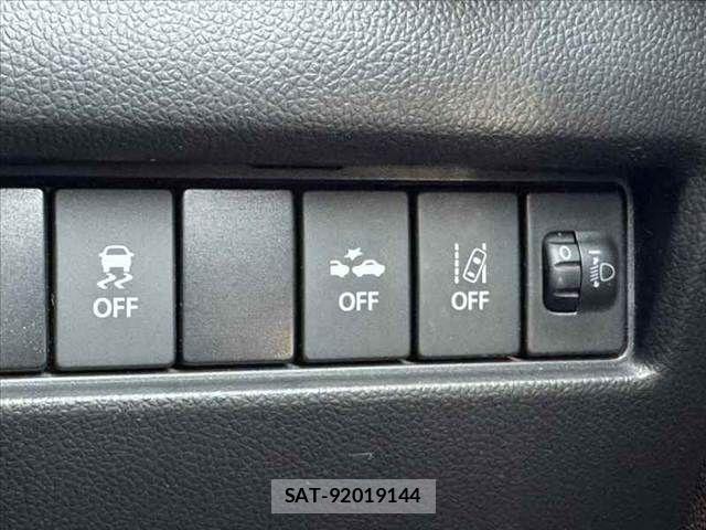 Suzuki SWIFT 2020-02 8210508-4