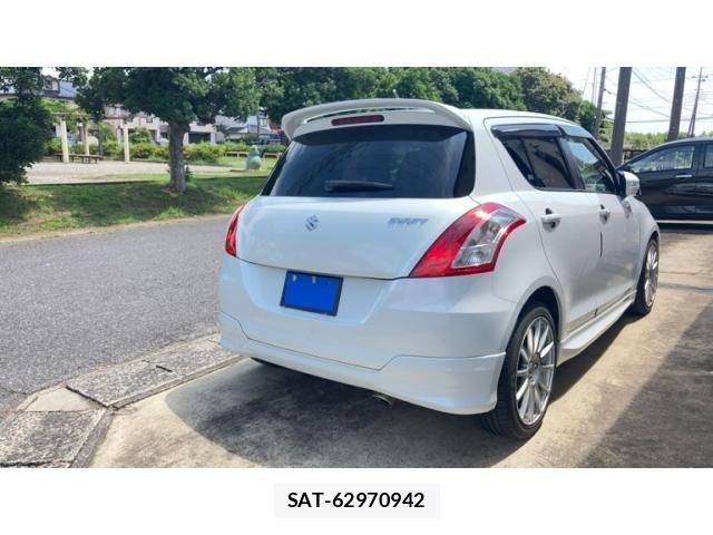 Suzuki SWIFT 2012-02 8210518-2