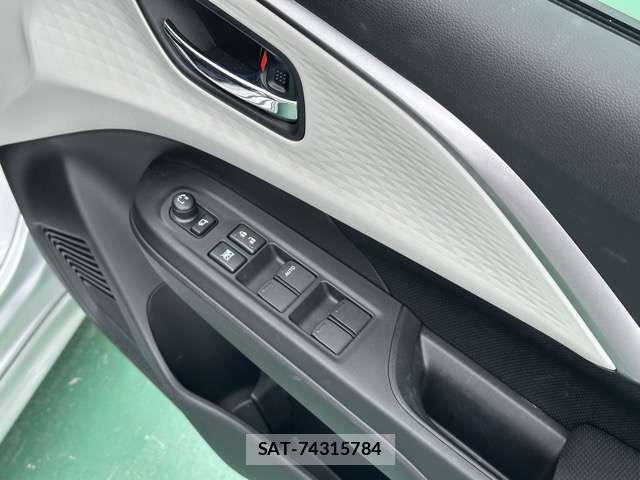 Suzuki SWIFT 2024-03 8210502-14