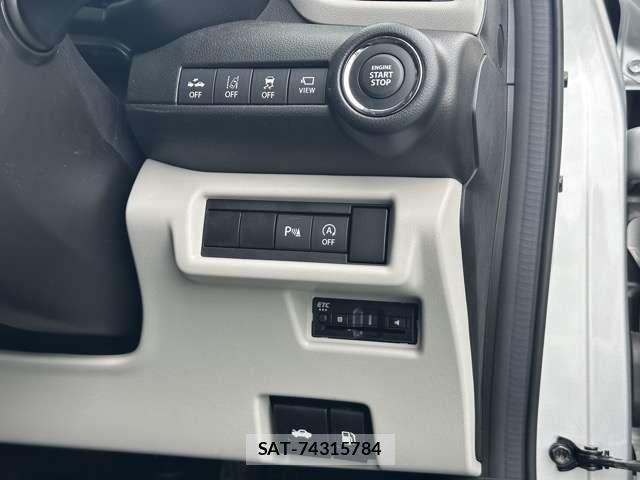Suzuki SWIFT 2024-03 8210502-16