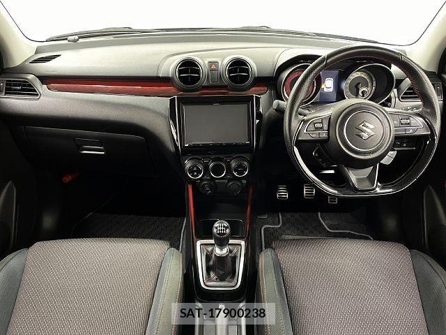 Suzuki SWIFT 2022-02 8210496-1