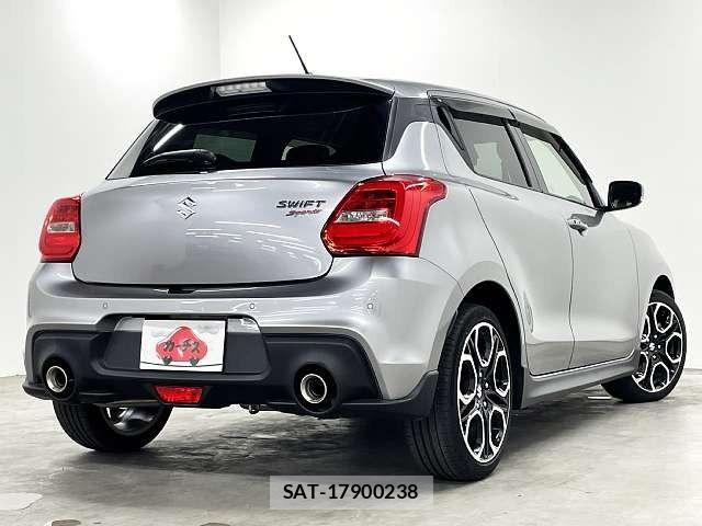 Suzuki SWIFT 2022-02 8210496-2