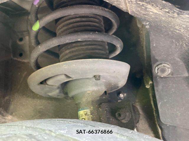 Suzuki SWIFT 2018-03 8210513-19