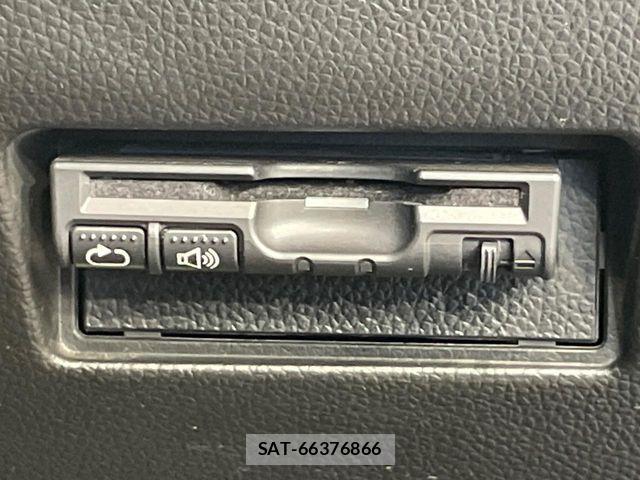 Suzuki SWIFT 2018-03 8210513-5