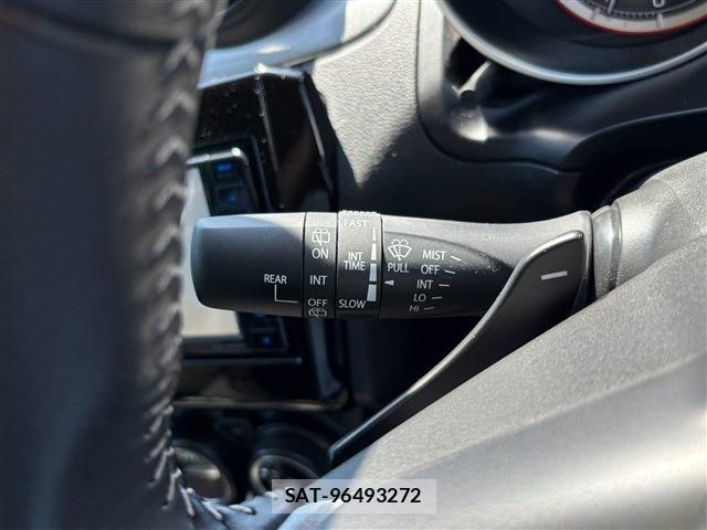 Suzuki SWIFT 2021-12 8210504-29