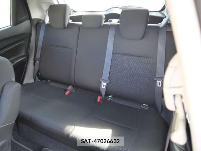 Suzuki SWIFT 2018-04 8210514-16