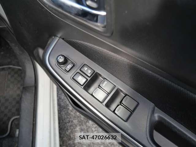 Suzuki SWIFT 2018-04 8210514-23