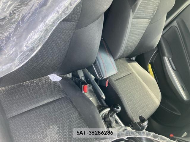 Suzuki SWIFT 2017-03 8232034-13