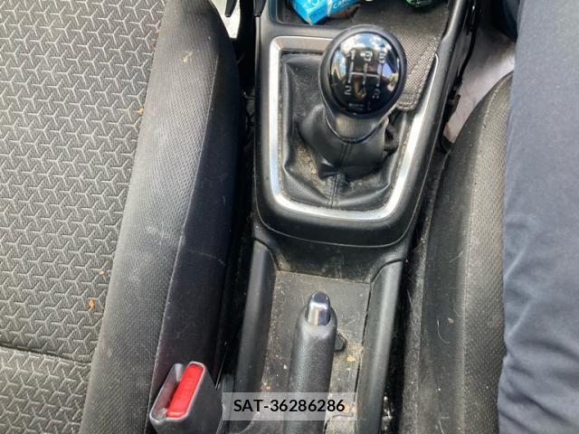 Suzuki SWIFT 2017-03 8232034-20